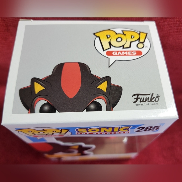 Shadow funko # 285 (nib) With pop protector - Picture 4 of 7